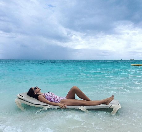 Tammin Sursok ヌードスター 画像