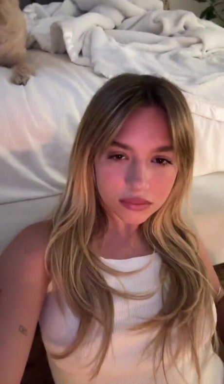 Mackenzie Ziegler セックスポルノスター 写真