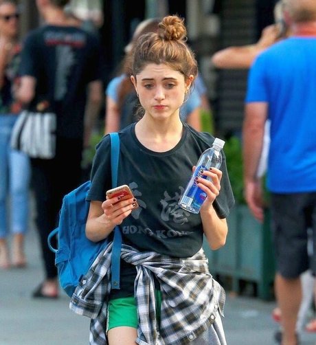 Natalia Dyer ポルノスター エロティック ギャラリー