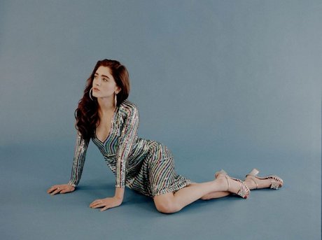 Natalia Dyer ポルノスター 画像