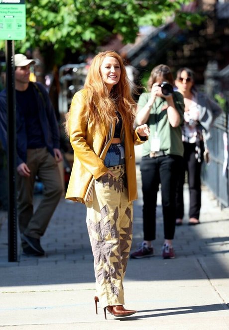 Blake Lively 裸の女優 画像