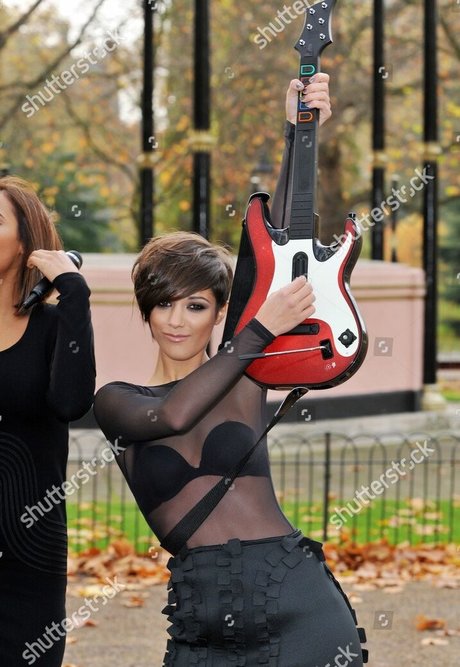 公共の場での猫のOnlyFans ベスト 写真