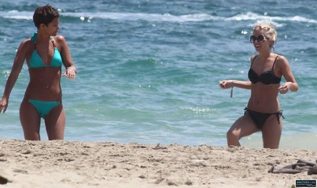 フェムボーイアジアンOnlyFans セクシーヌード 写真