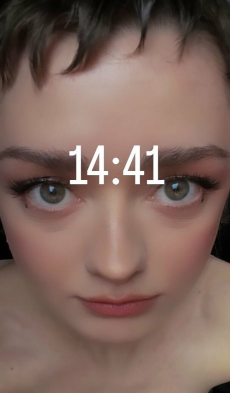 小人エボニーOnlyFans HD 写真