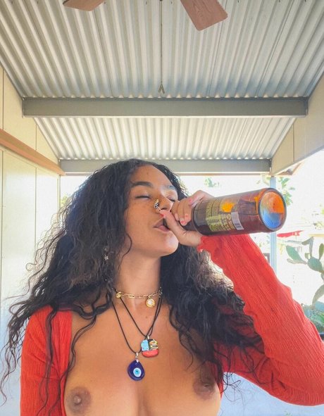 ティーンフィンガリングOnlyFans アダルト 画像