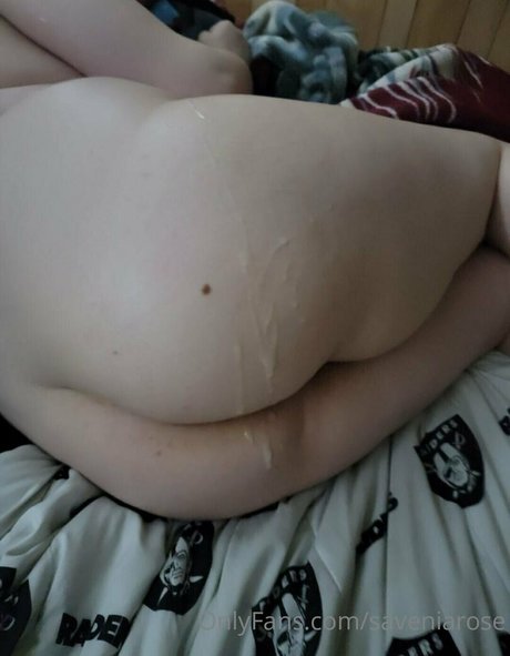 saveniarose 無料モデル 画像