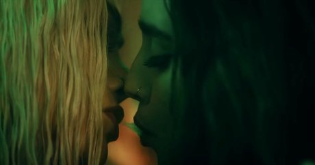 マッサージ動画 OnlyFans ポルノグラフィック 画像