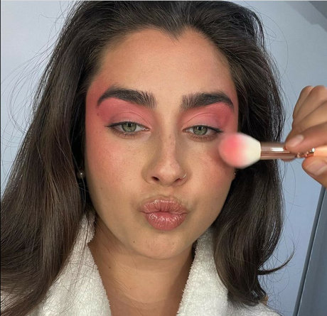 Lauren Jauregui ヌードモデル 画像