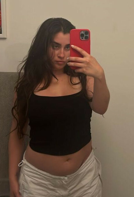 Lauren Jauregui ヌードスター 写真