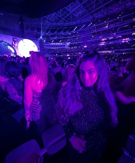 曲線美のティーンズOnlyFans トップ ギャラリー