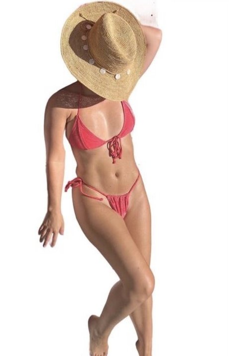 Eve Hewson 無料モデル 画像