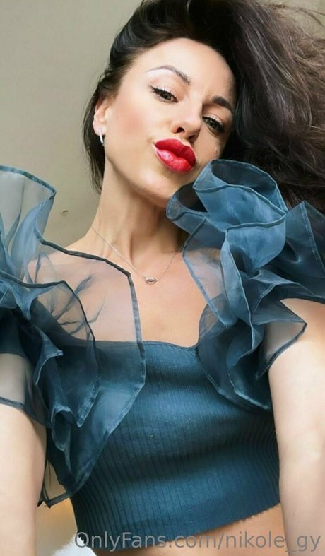 nikole gy 美しいポルノスター 写真