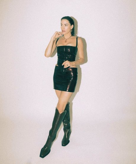 Christa Brittany Allen ポルノ女優 写真