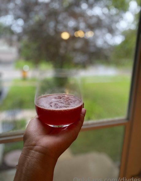 diydes 美しいモデル 画像