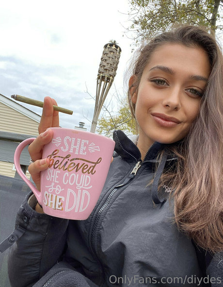 diydes 裸のモデル 画像