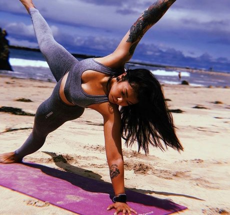 Aileen Senpai 裸モデル 画像