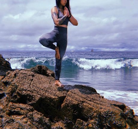 Aileen Senpai セクシーモデル ギャラリー