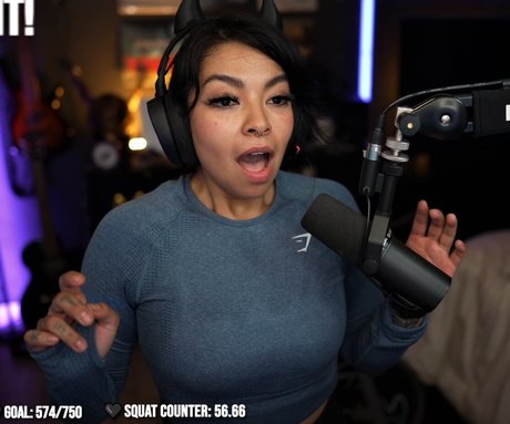 Aileen Senpai 可愛いモデル 写真