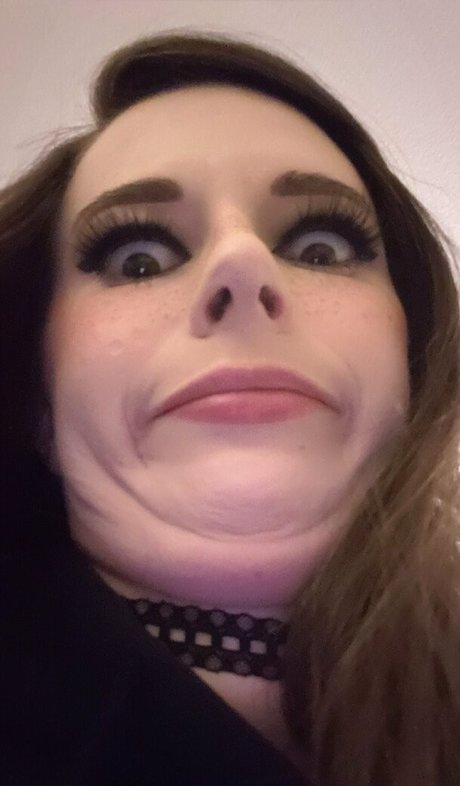 aullora 可愛いモデル 写真