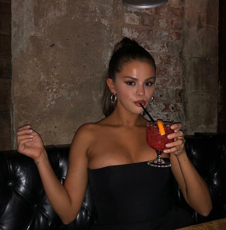 Selena Gomez ポルノスター 美しい 写真