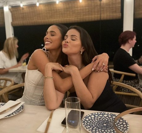 Selena Gomez xxxスター 画像