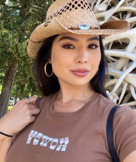 CarolineKwan スター 裸 写真