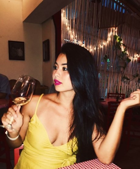 CarolineKwan xxxモデル ギャラリー