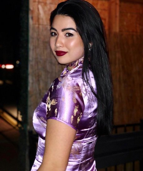 CarolineKwan ホットなポルノスター ギャラリー