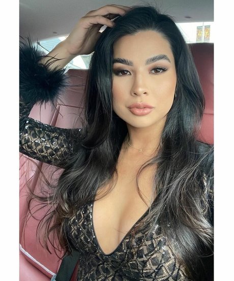 CarolineKwan ポルノスター トップ ギャラリー