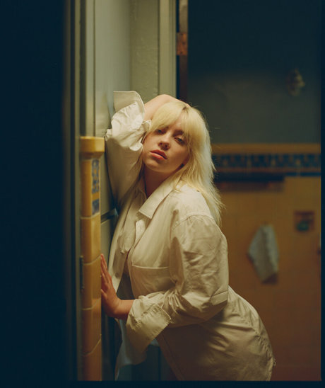 アジア人のタトゥー OnlyFans 限定 ギャラリー