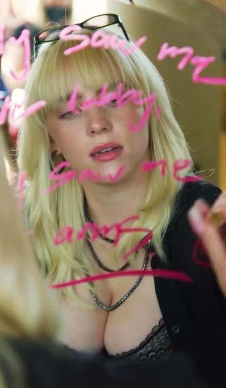 小柄なBBC OnlyFans HD ギャラリー