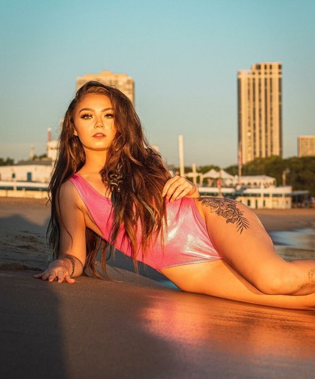 姉妹のOnlyFans セクシー 画像