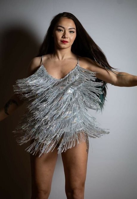 膨らみ OnlyFans セクシーヌード 写真