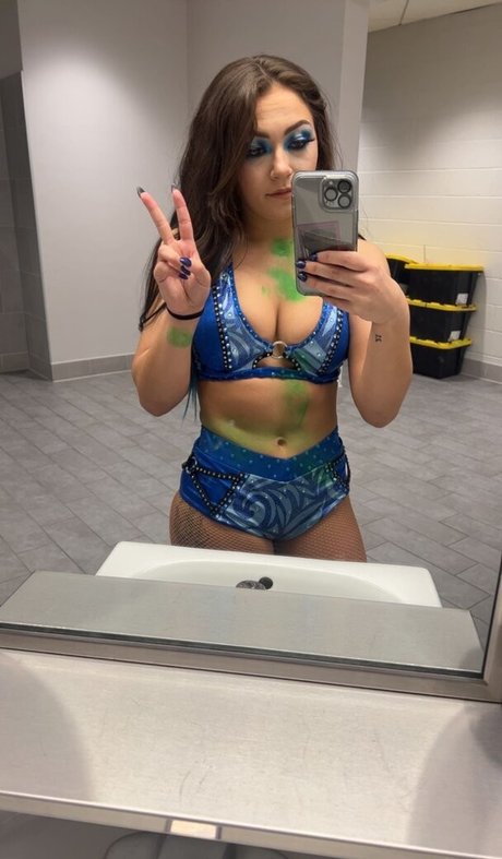 ブルネットの教師OnlyFans ホットセックス 画像