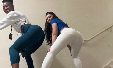 アジアンシャワー OnlyFans アートヌード 写真