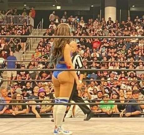 アーミーガールズオンリーファン ポルノ 写真