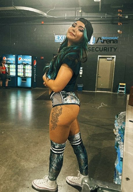 曲線美の黒檀OnlyFans ヌード 画像