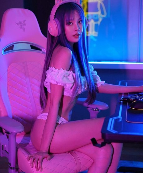 裸のトゥインクOnlyFans セックス 画像