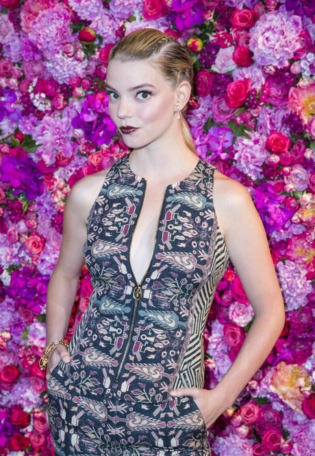 リップスオンリーファンズ ヌード 写真