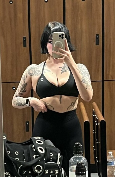 姉妹のOnlyFans ヌード 写真