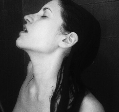 小さいチンポOnlyFans セクシー裸 画像