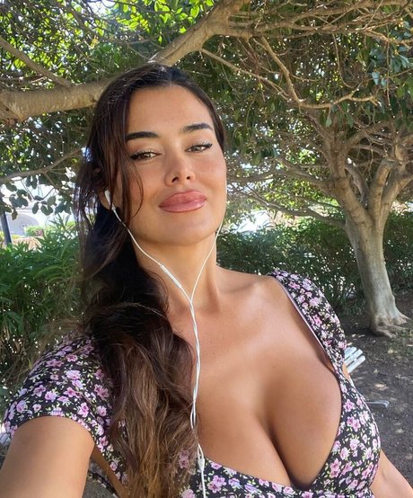 曲線美の黒檀OnlyFans HD 写真