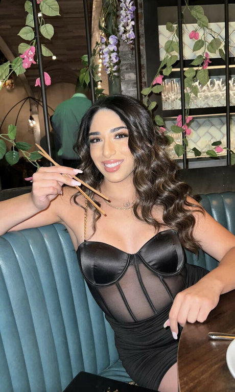 Mary Noura セクシーなスター 写真