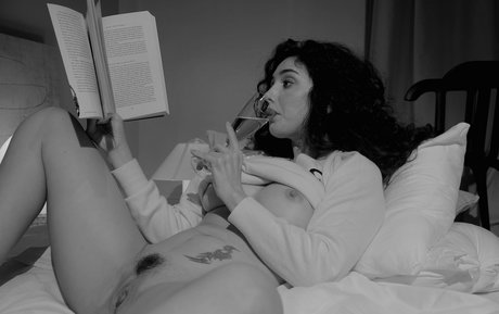 Cleopatra Sinns 高品質のスター ギャラリー