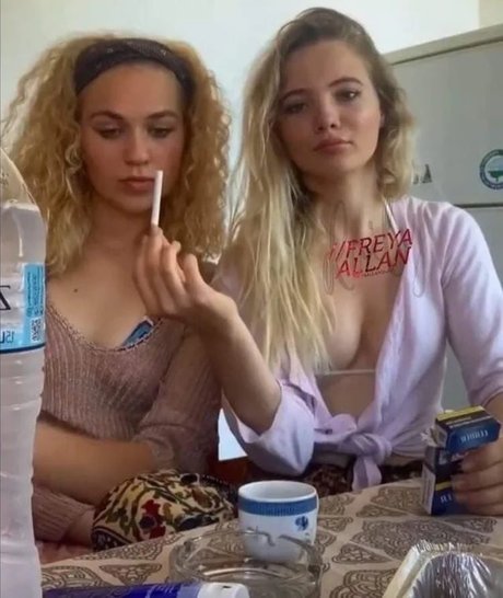 Freya Allan ホット女優 画像