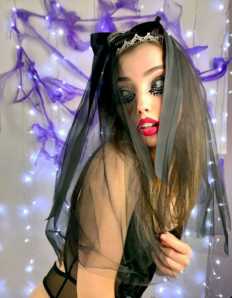 ivy i アートモデル 写真