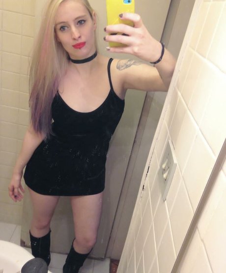 コスプレヌードOnlyFans セクシー裸 写真