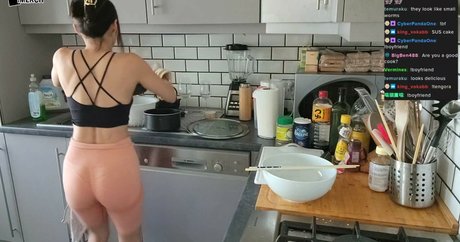 スリムな熟女OnlyFans アート裸 写真