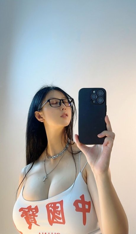 手袋onlyfans トップ 写真