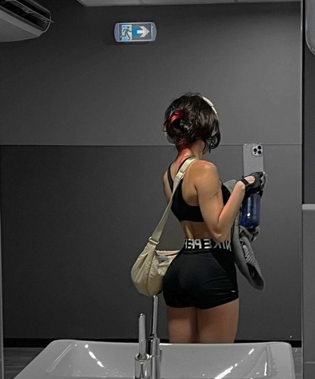 アマチュアぽっちゃりOnlyFans ホットヌード 画像